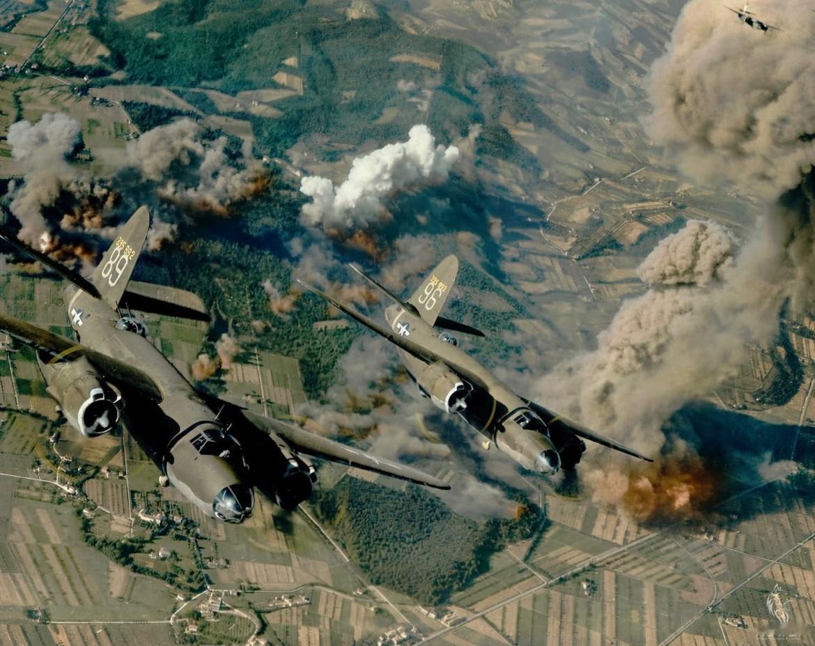 1944年，隶属于第12航空队的B-26“掠夺者”轰炸机向意大利科莱基奥（Col