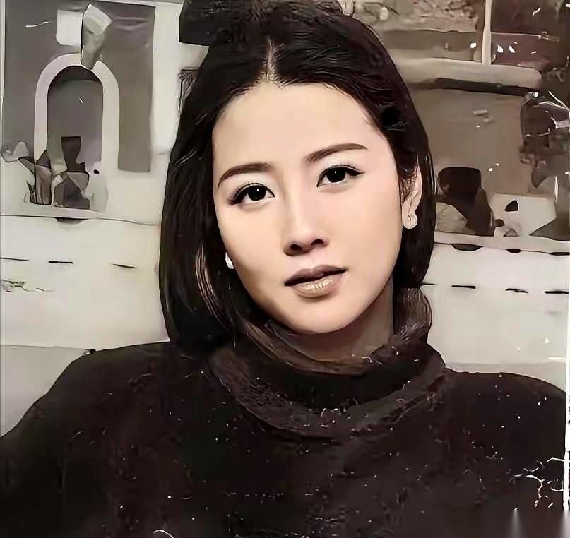 我真的，被一个1969年的17岁姑娘给震到了。
她被公社领导骗进办公室，门一关，