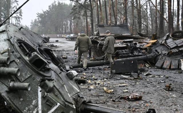 烂仗打了4年停不下，乌克兰前总统质问，为什么不早点听中方的？
最近，关于 俄乌冲