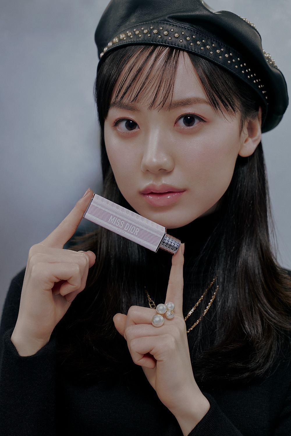 #芦田爱菜# 担任Dior模特引发争议。对其担任大使的任命也有不少人表示不满。在