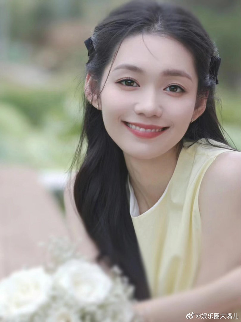 周深段奥娟OST大魔王周深段奥娟现场太稳了 周深唱《求真》的时候，感觉整个场子都