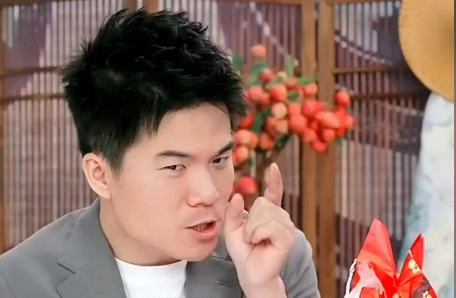 董宇辉！又摊上事了？
顶流网红董宇辉不知道是不是犯了水逆？总是碰上带货“幺蛾子”