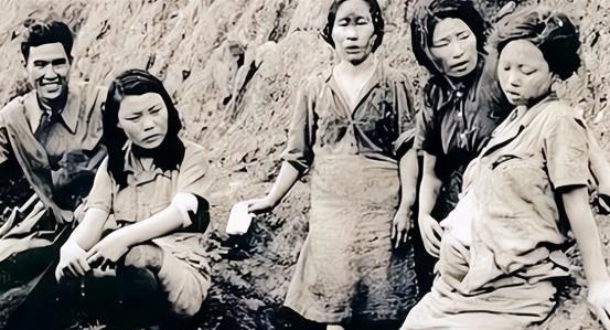 “日本人打进来时，你娘被人家抓去了，关了几个月，回来后说有了你，你就是日本人的种