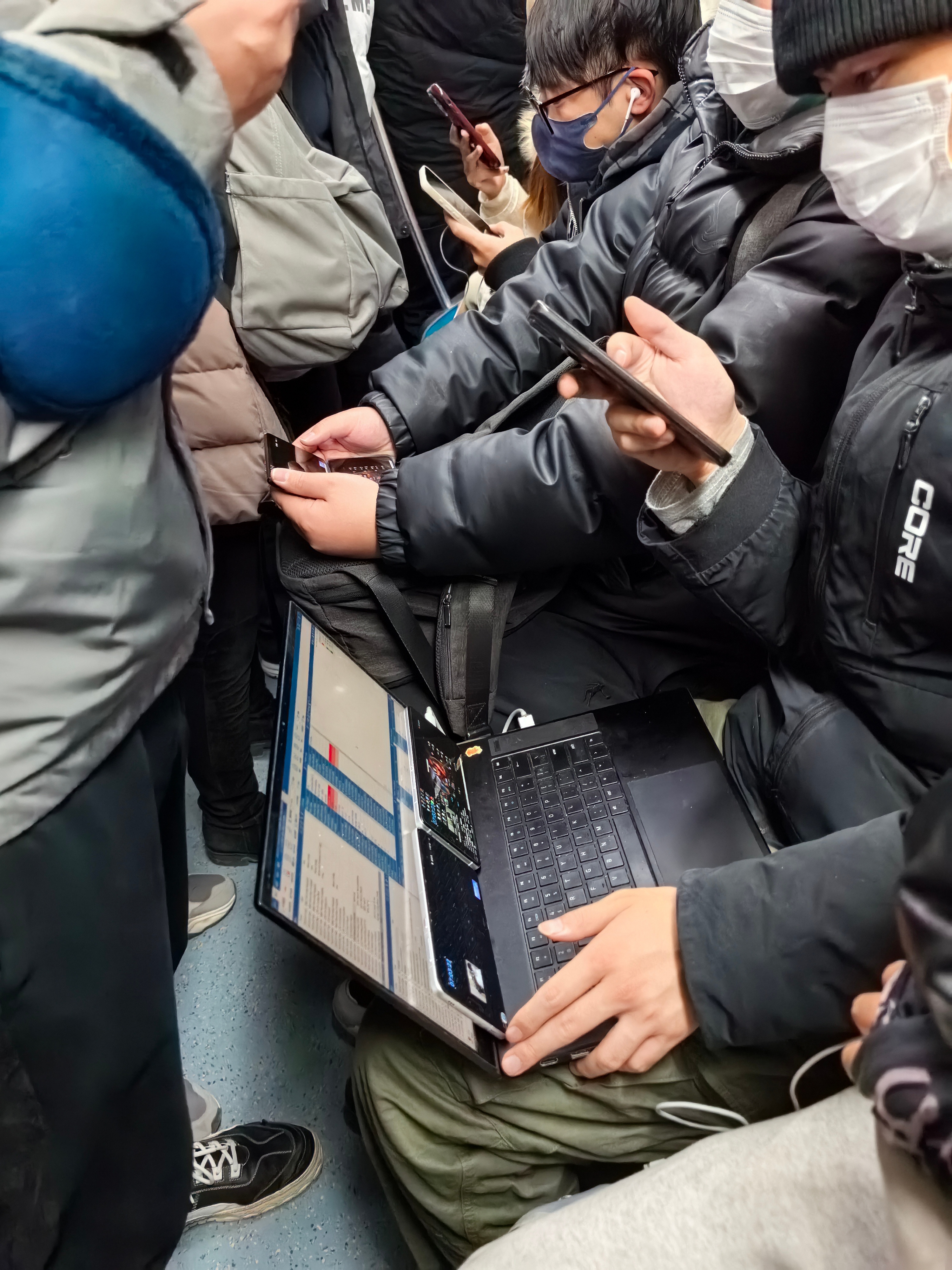 #做早饭时想# 最近20年，中国的科技发展突飞猛进，中国的产品横扫世界，中国人的