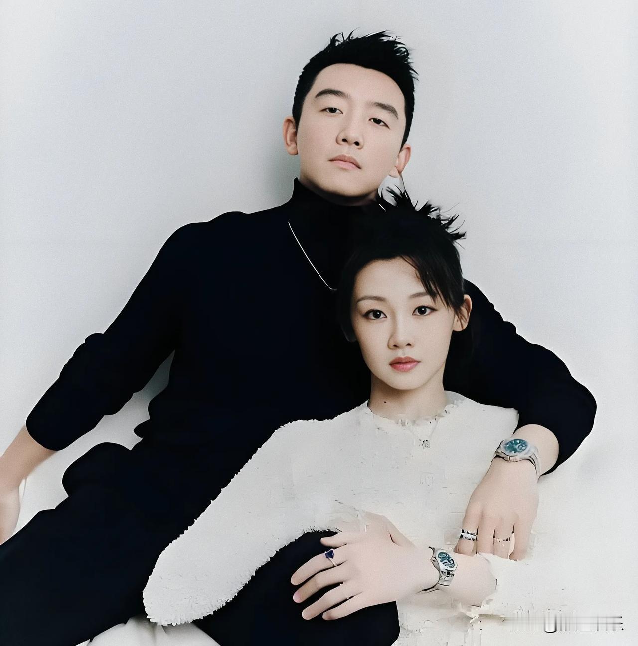 近日，“男星郑恺小姨子花八万买包，郑恺停用丈母娘亲属卡”的消息在网络上闹得沸沸扬