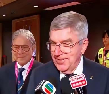 直接拒了！干脆利落，毫不拖泥带水！奥委会紧跟西方玩双标，终于把自己从香饽饽玩成了