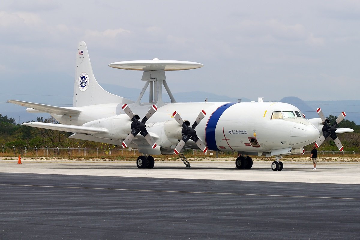 #航空新视野[超话]# 美国海关和边境保护局装备的P-3预警机，这一机型数量并不