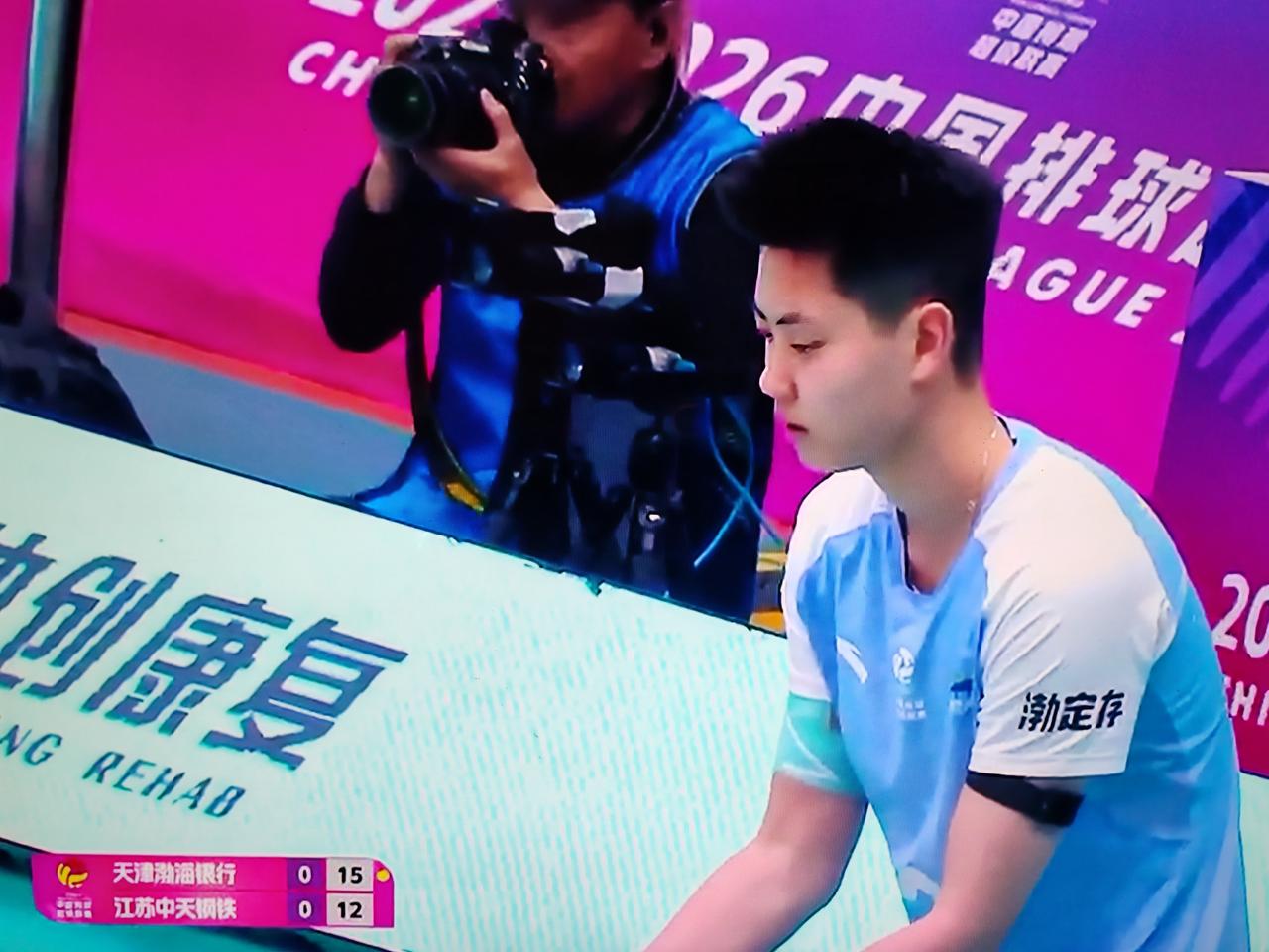 女排排超联赛半决赛，天津女排对阵江苏女排，天津女排首发阵容是孟豆，娜塔莉娅，马丁