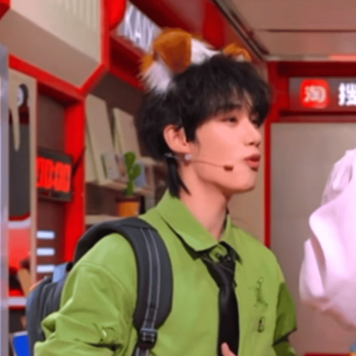 这简直就是快乐小狗呀 