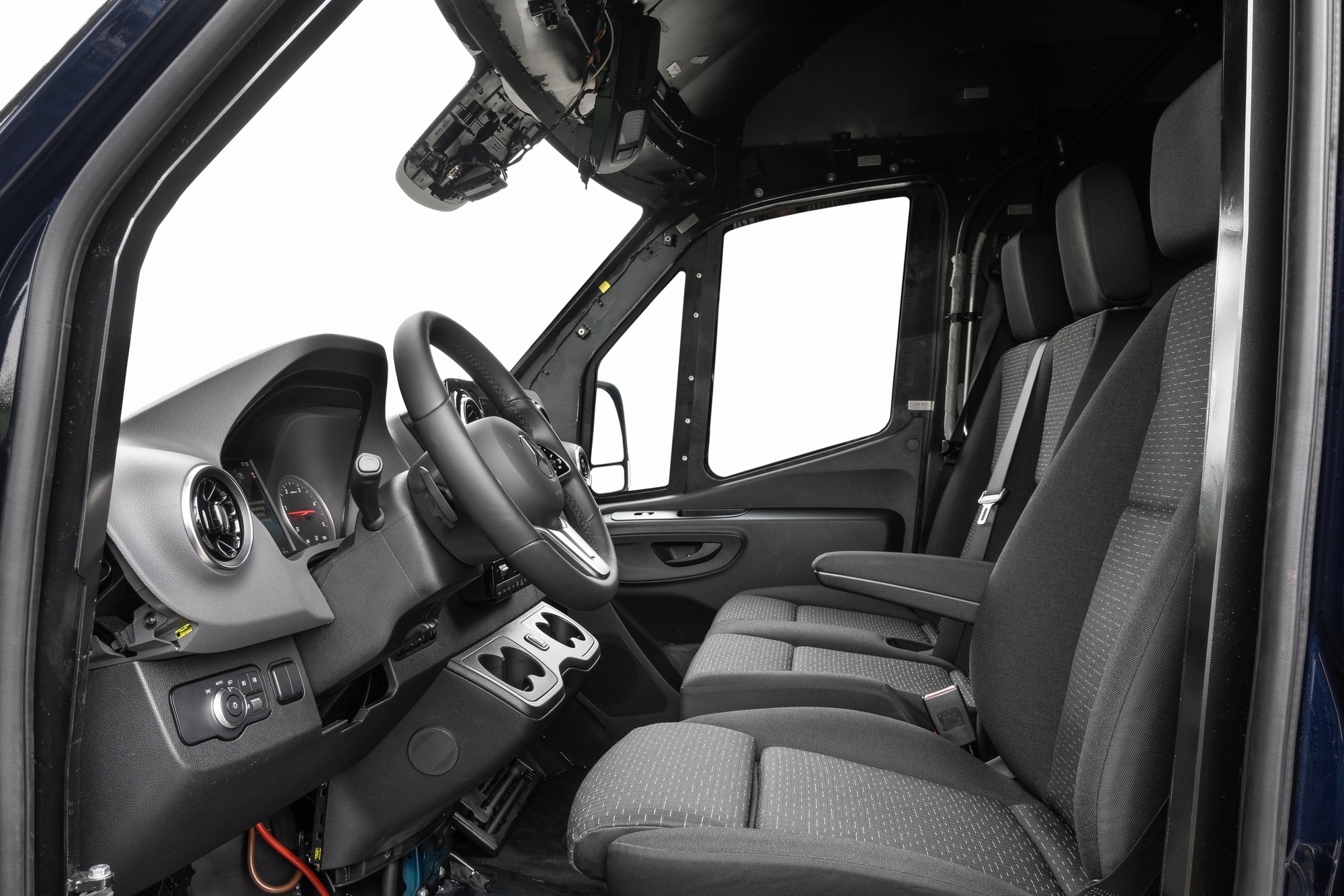 防弹车 ARMORED SPRINTER，B6防弹等级的斯宾特，还没有回装内饰，