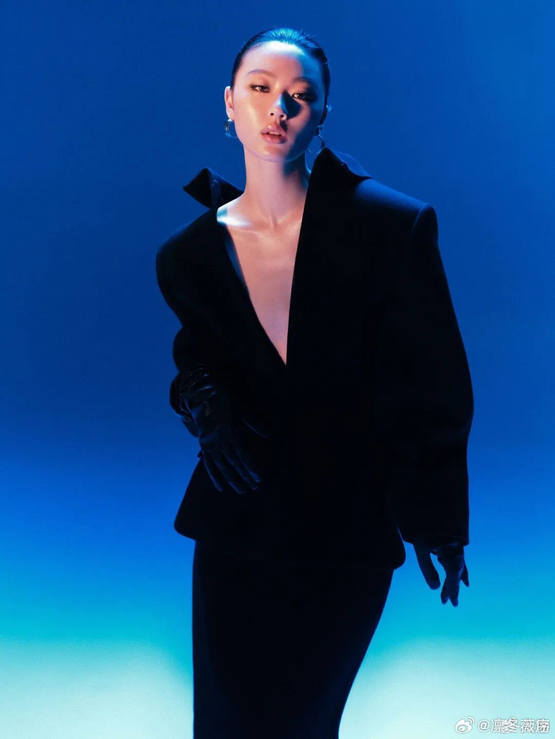 单依纯说音乐是她生命中的出口 被单依纯的真诚打动，她不夸大天赋，不回避努力，音乐