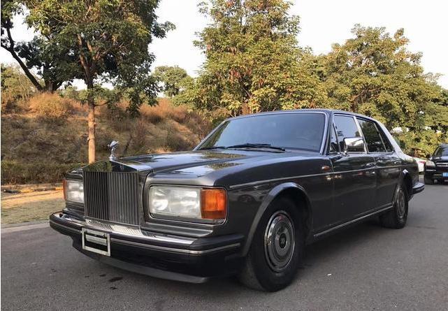 1986年，英国女王访华，内地找霍英东借车，霍英东直接买了一辆英国女王同款劳斯莱