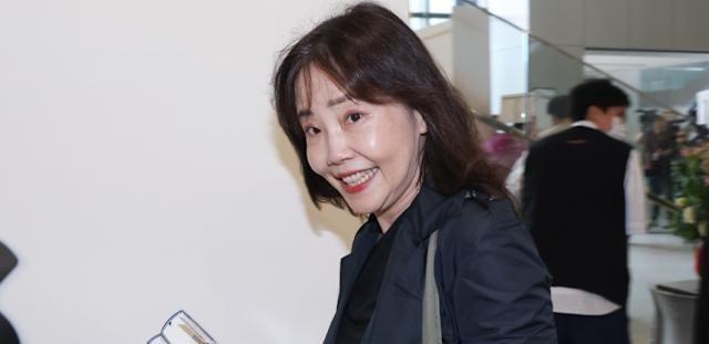 尹乃菁官宣辞去国民党文传会主委，虽表面借口“健康原因”，但在2026年5月的政治