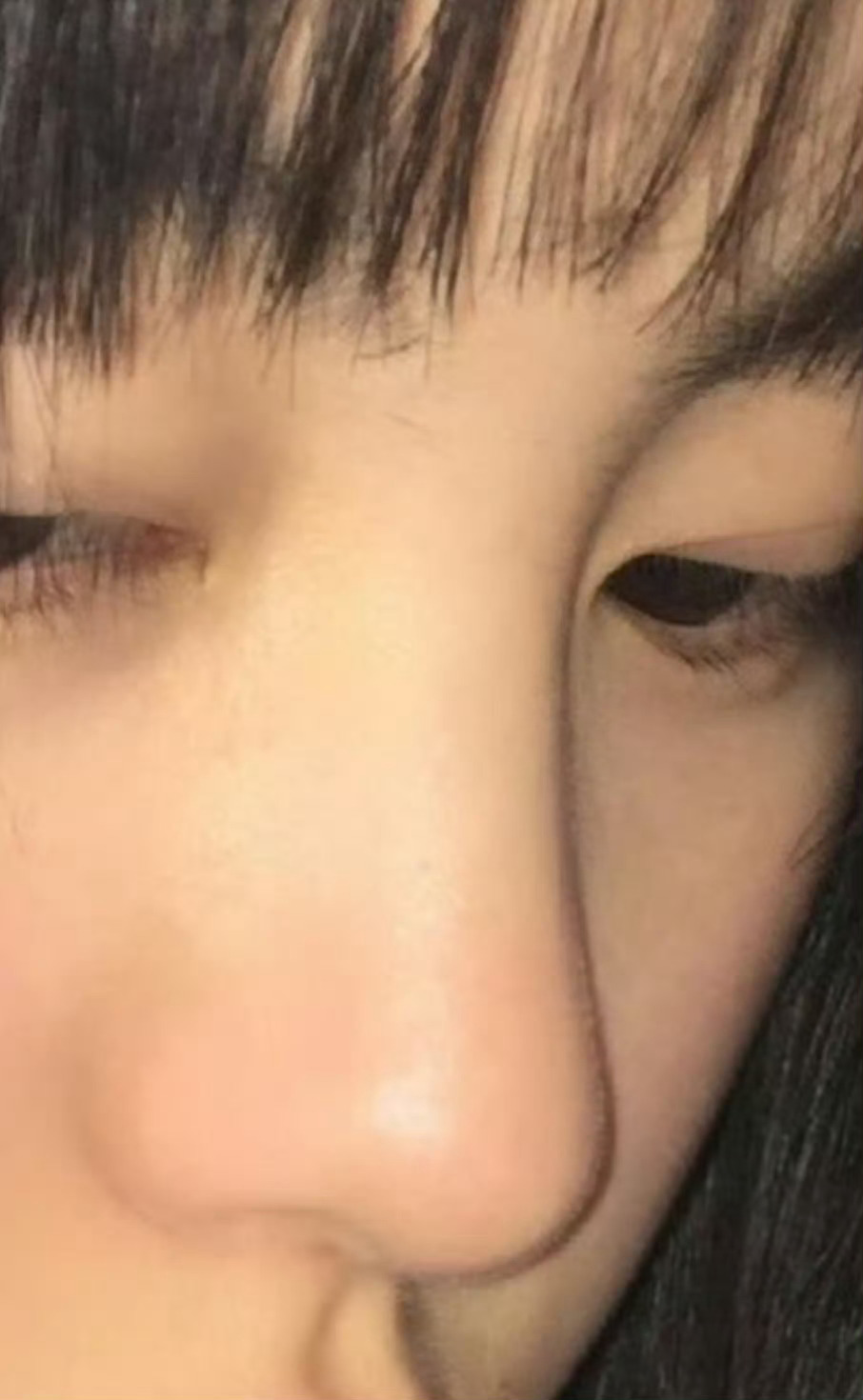 这山根，要是能再揭开刘海露出额头，那就更好了！ 