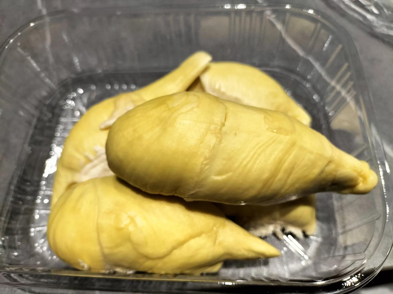 这几天我每天都在吃榴莲，我算了一下，其实这样很划算。

我前几天买了一个榴莲，1