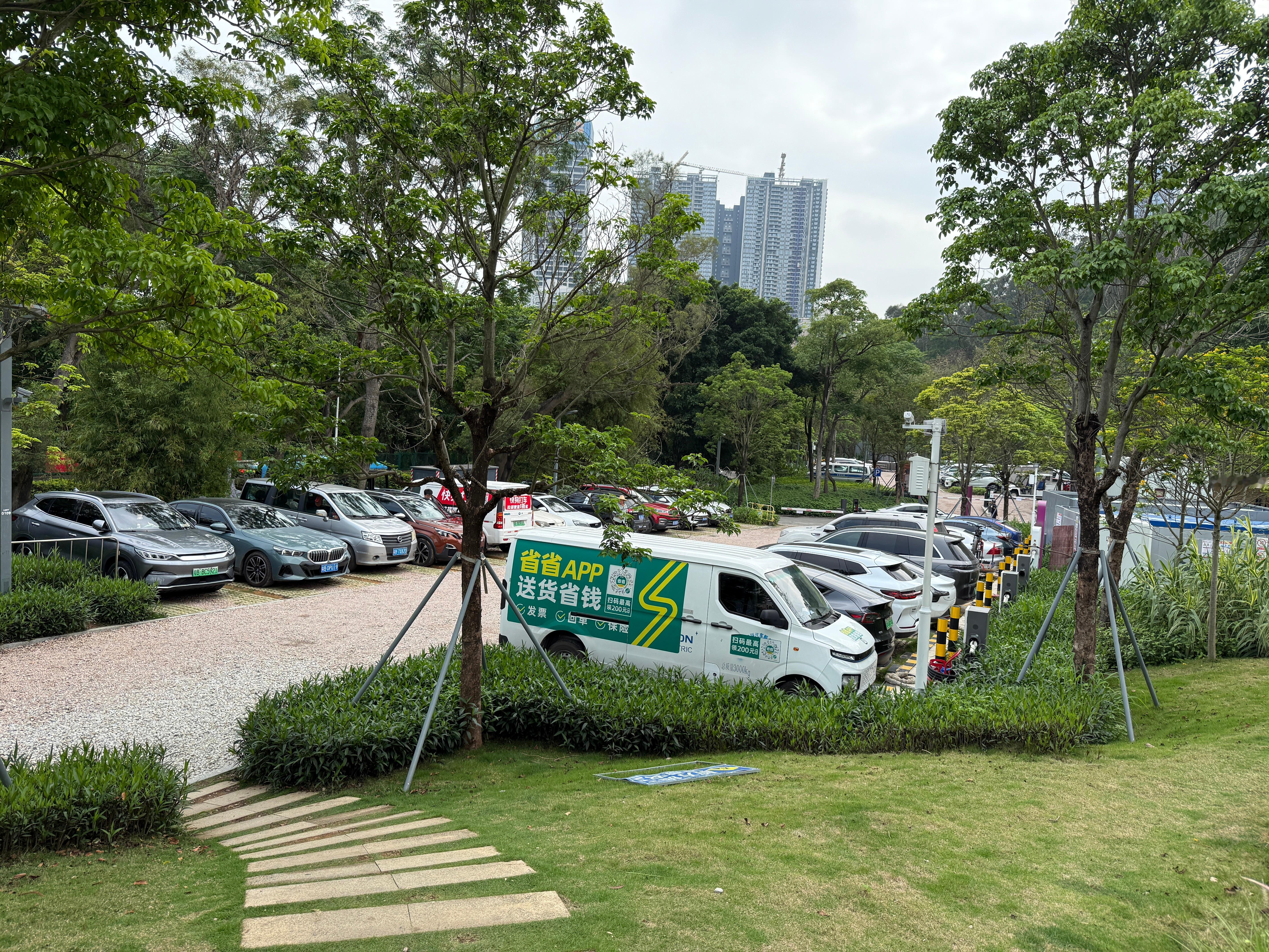 在深圳如果准备开车去公园玩的话，一定要提前预约停车位，要不然停车太痛苦，幸亏我有