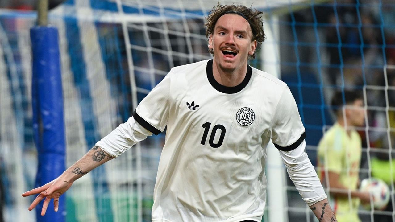 沃尔特马德在英超开发出的串联策应能力、以及拖后组织型中锋的踢法，对于目前缺少突破