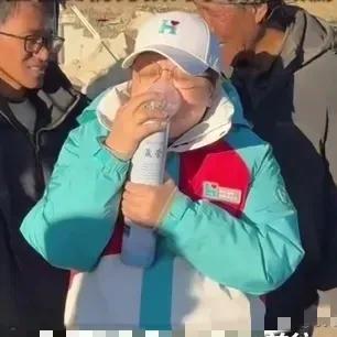 西藏地震，韩红现身，韩红这次的公益行动太让人感动了！看了她发的视频，我也是泪目了