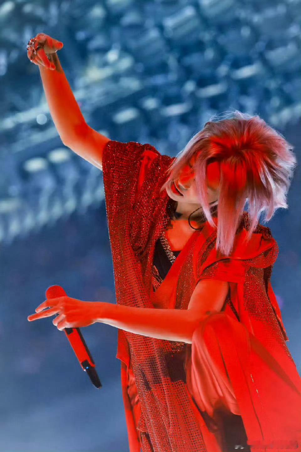 被华晨宇这30秒rap点燃了 震撼全场！华晨宇《斗牛》30秒rap直接炸翻舞台，
