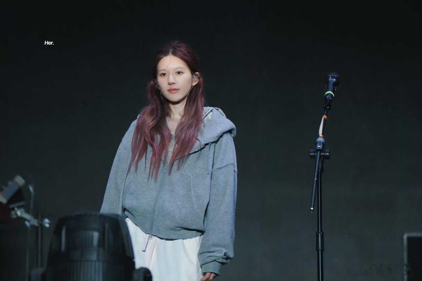 赵露思滁州音乐节彩排赵露思滁州彩排 赵露思滁州音乐节彩排，又有舞台可以看了！ ​