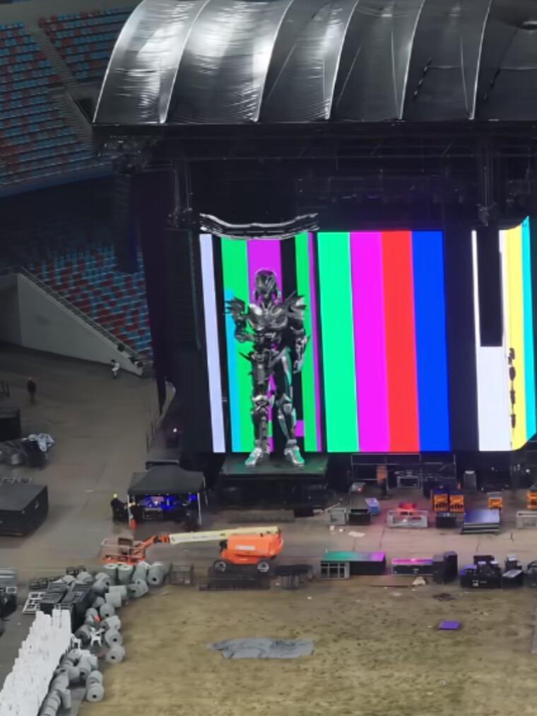 周同学来给周杰伦预热专属氛围感直接拉满，周同学花式打call暗藏彩蛋，唤醒青春听