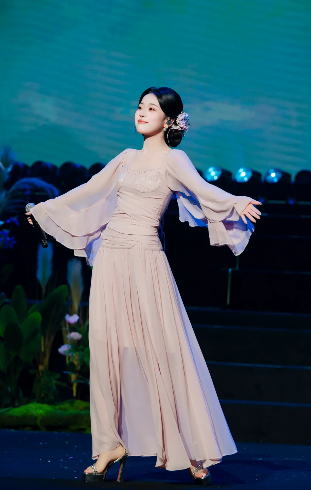 是优雅的上海良辰💃🏻 良辰乐逐流光 阿YueYue 照片大大大放送...