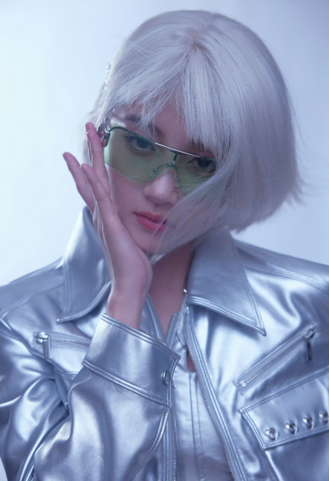 关晓彤我的星际文女主 关晓彤重新定义了“星际感”的视觉表达。它不一定是银发或机械