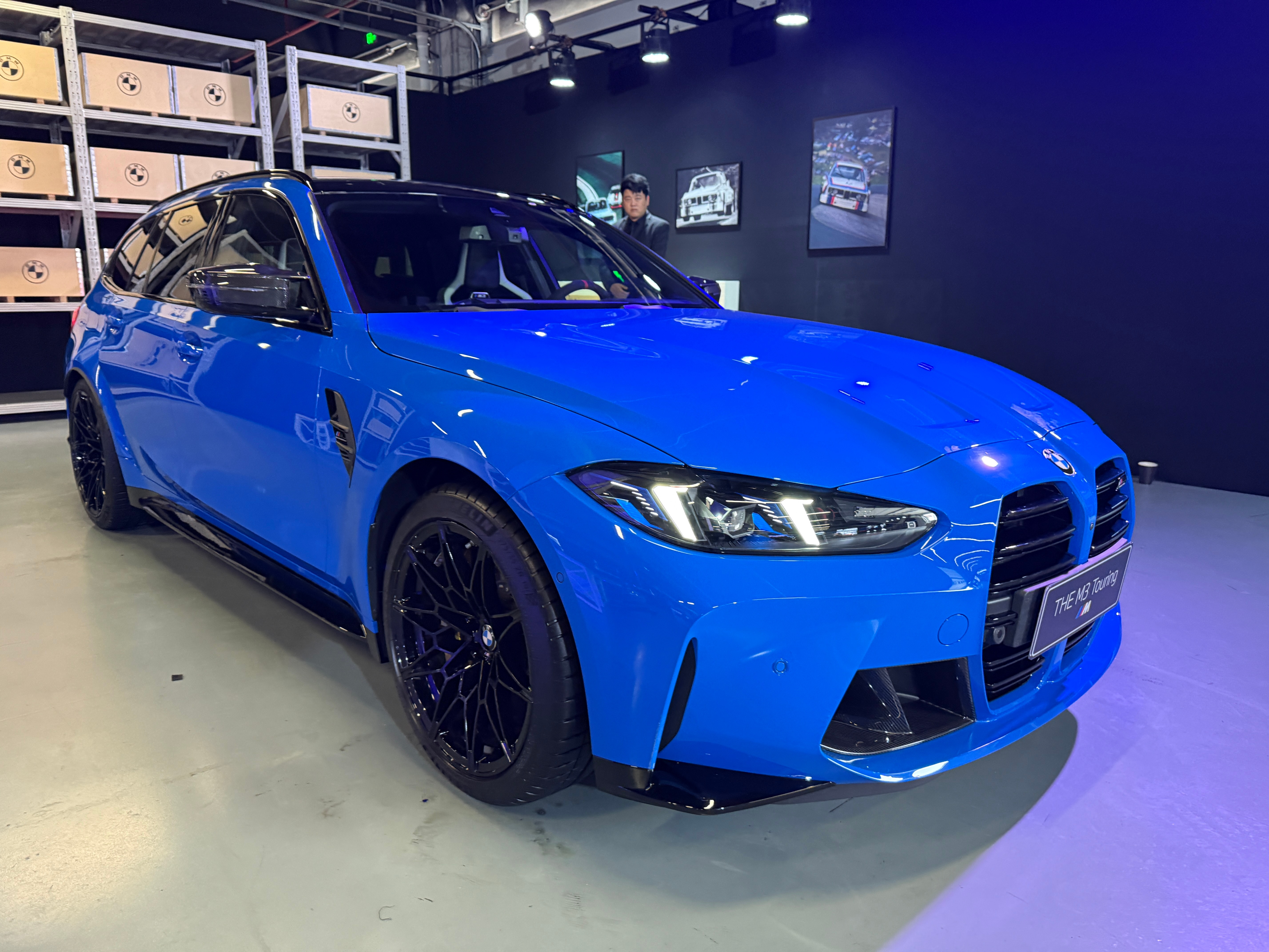 今天在赛道开了一天M3、M4，还有最爽的M2CS，这辆M3Touring就只能看