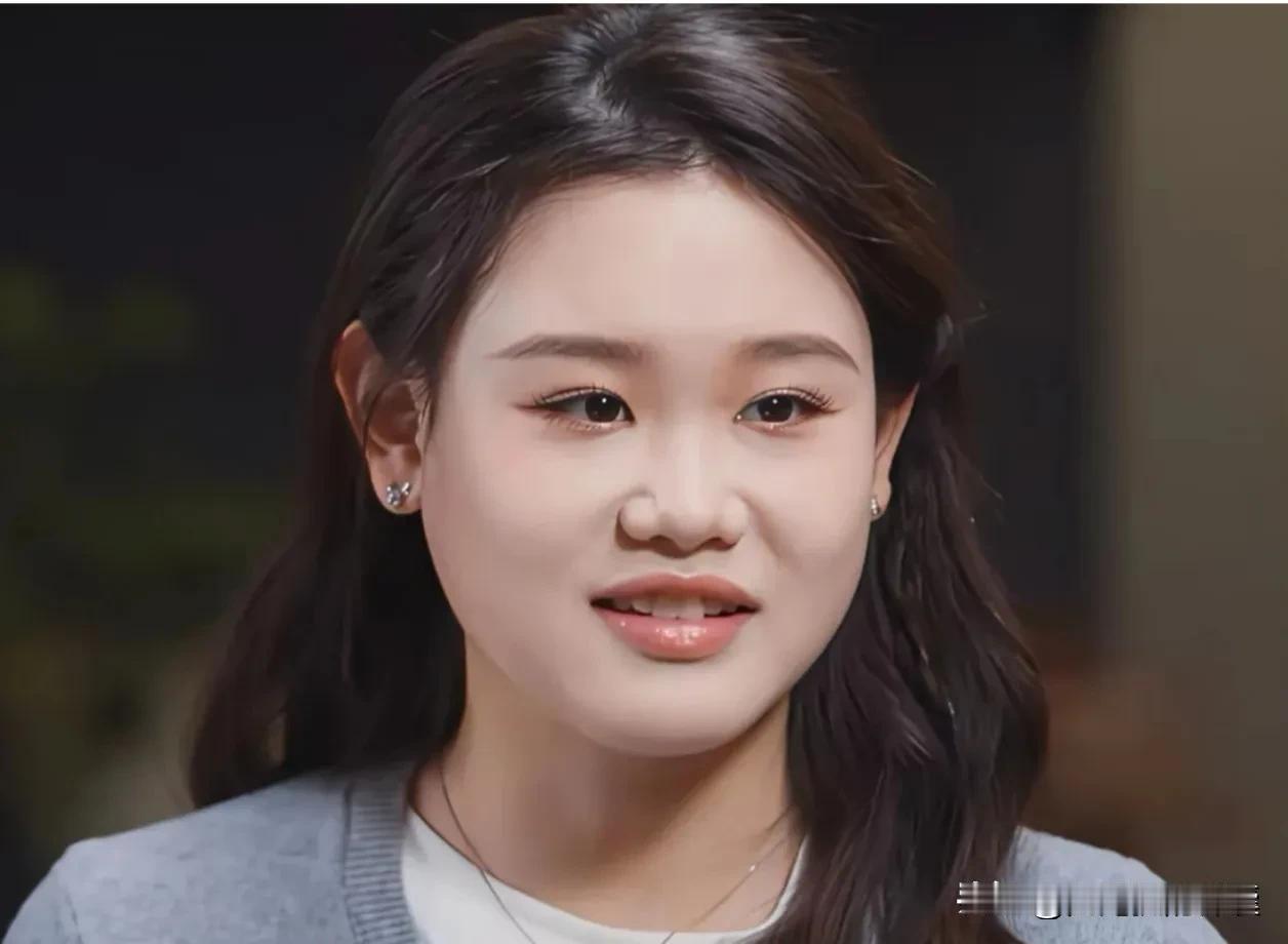 看了《我家那闺女》真的好心疼张家齐这个孩子， 她看到同期陈瑶的父母是不是心都碎了