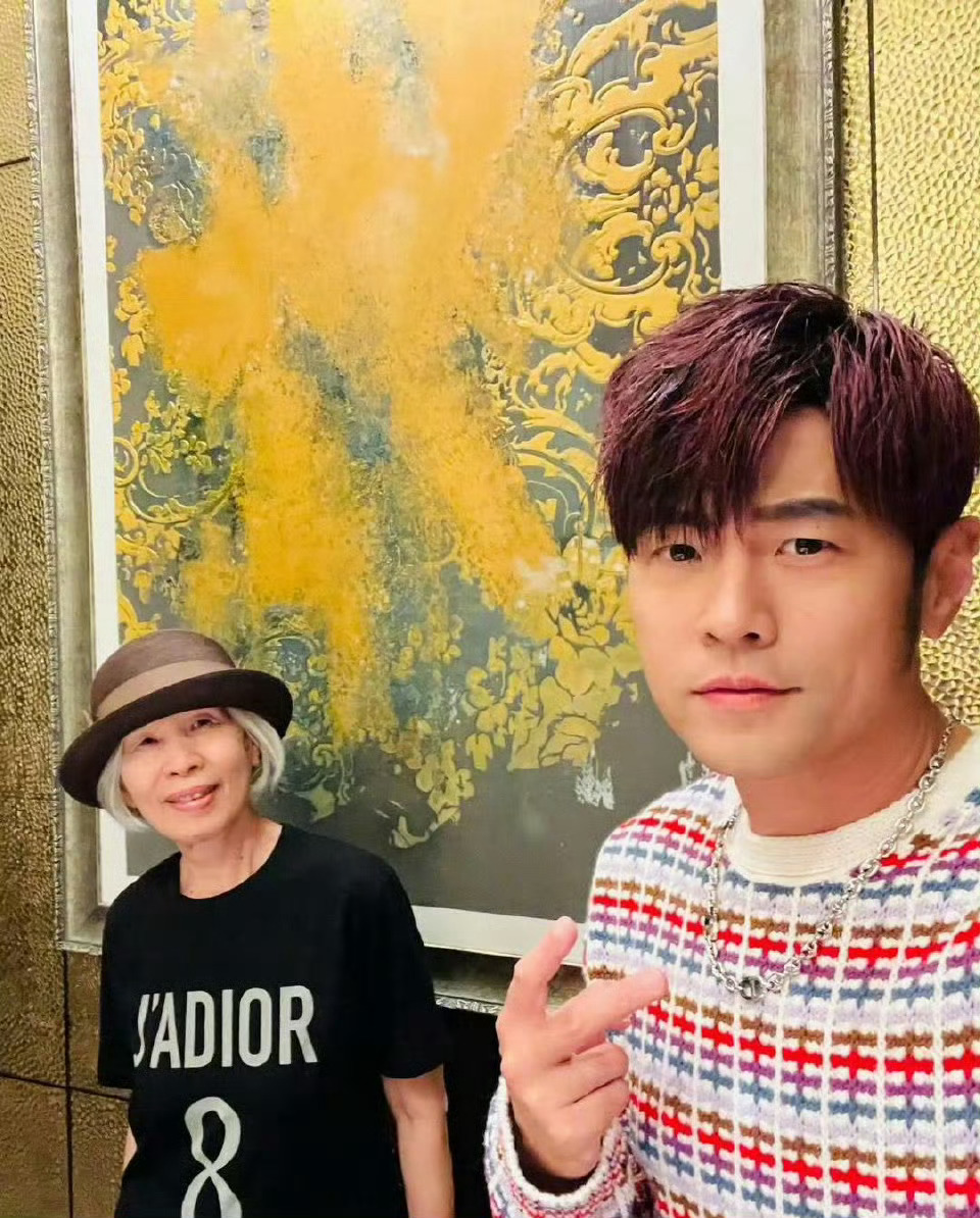 叶惠美妈妈生日快乐，感谢您陪养了一位这么厉害的儿子[心] ​​​