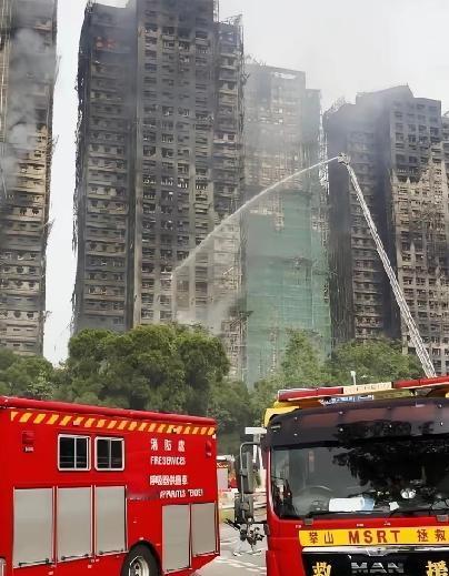 官方实锤！涉事企业宏业建筑用非阻燃围网+易燃发泡胶偷工减料，竟是有预谋违规。
