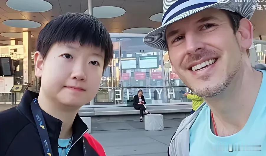 不到瑞典，不知道莎莎如此受老外欢迎，关键是追星莎莎的都是帅哥！

你看莎莎这合影