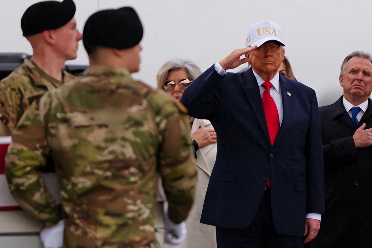 福克斯新闻天天挨骂造假，广告商跑光，按理活不下去吧？可人家不但活着，还越做越大。