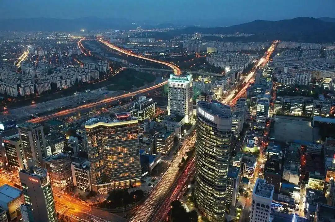 6 月房价数据出炉！各线城市价格同比降幅持续收窄
最新房价数据显示，一二三线城市