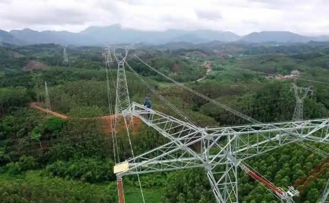 越南总和咱们闹腾，为什么还要以低价供应给他们电力？其实这是一个阳谋，中国对越南的