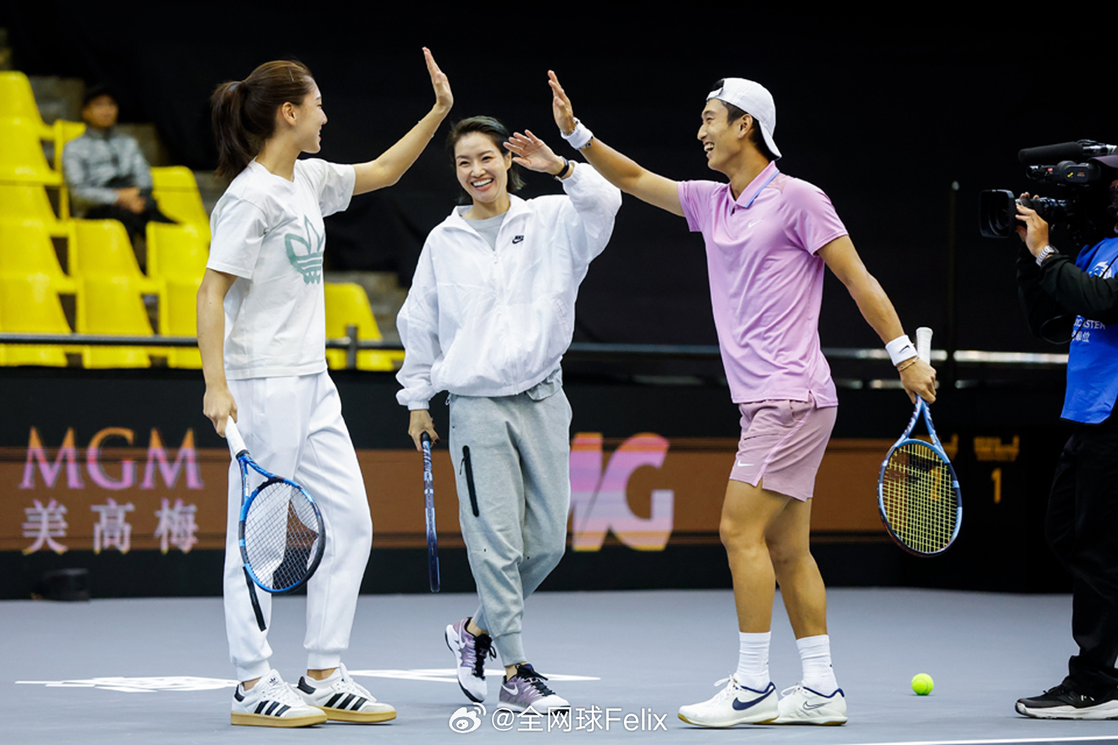 2024 美高梅澳门网球名人赛  首日图集🎾📸张德培队以4比3的微弱优势领先