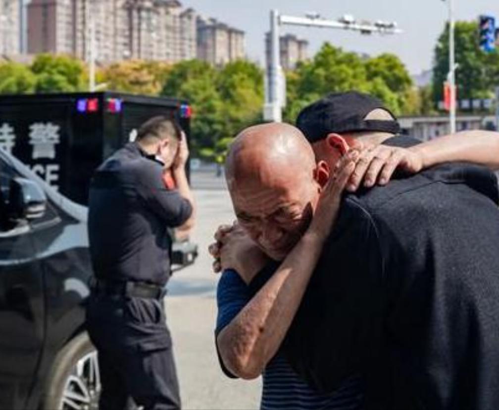 “最富贵”的流浪汉？江西，一流浪汉将捡到的500元交给民警，民警问他为啥不自己留