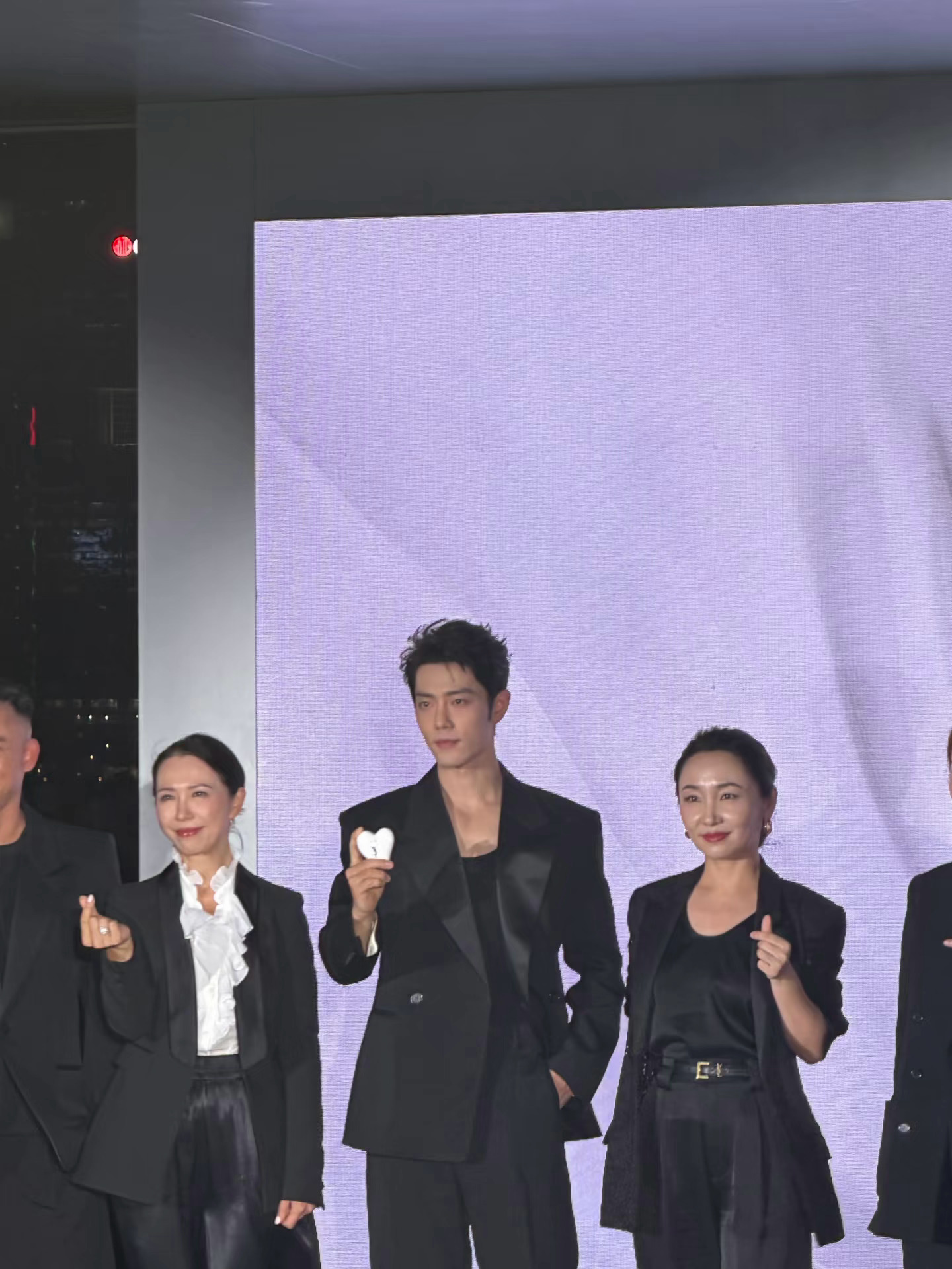 存一组live图  帅成啥样了完全天神降临😍 