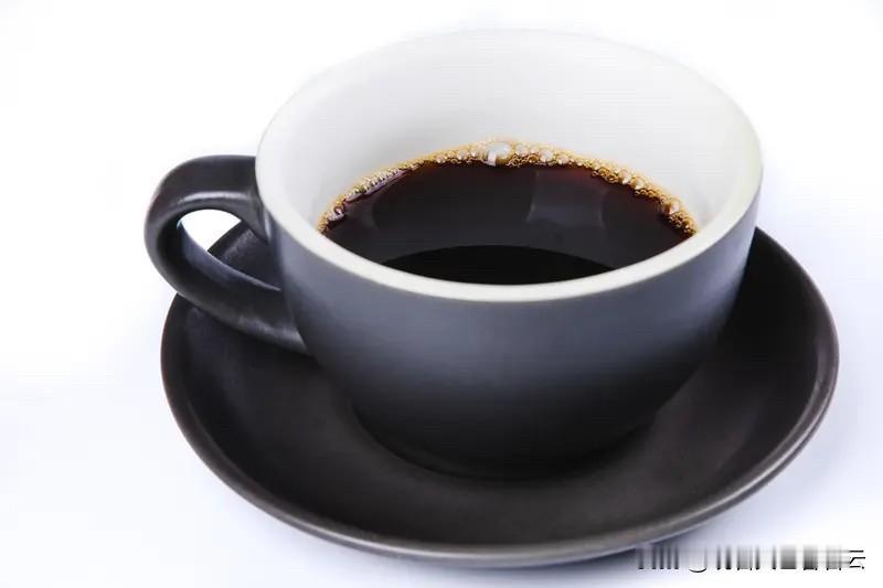 喝咖啡为什么可以减肥？

喝咖啡对减少脂肪的核心作用，主要通过提升新陈代谢和促进