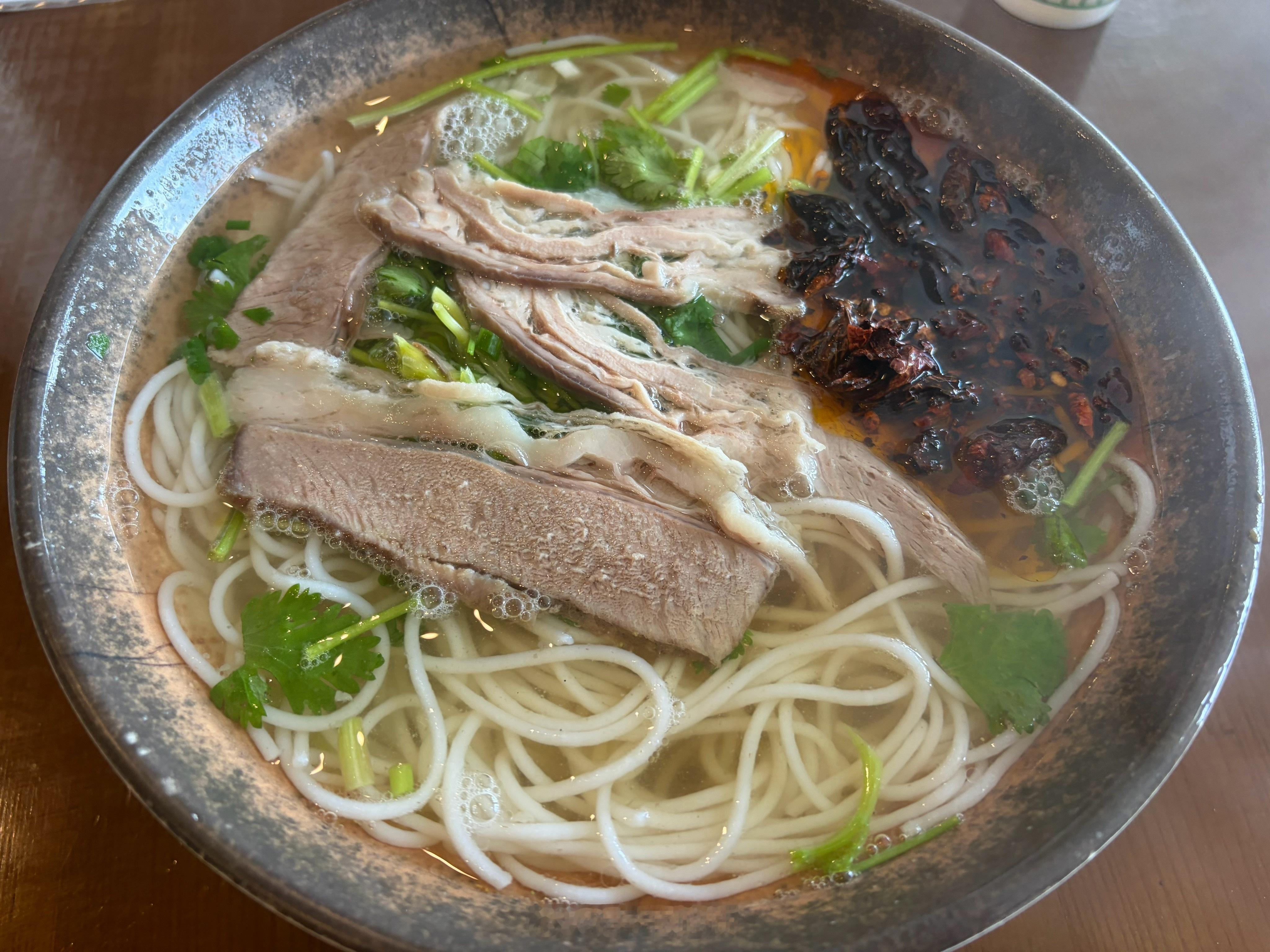 一大碗羊肉粉 