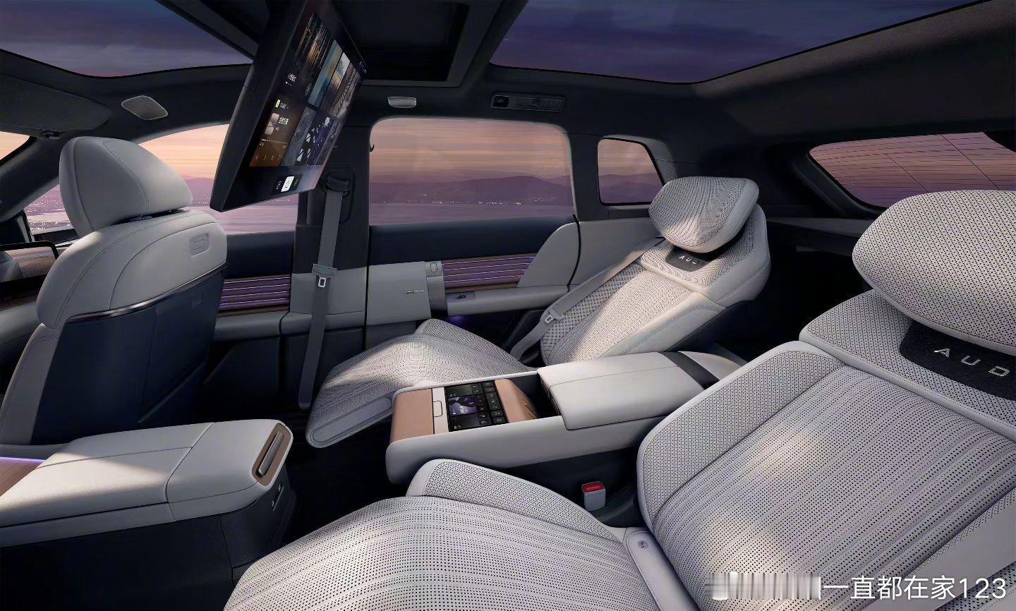 北京车展奥迪E7X那张床出圈了我对奥迪E7X的第一印象来自于郑钦文代言，整个北京