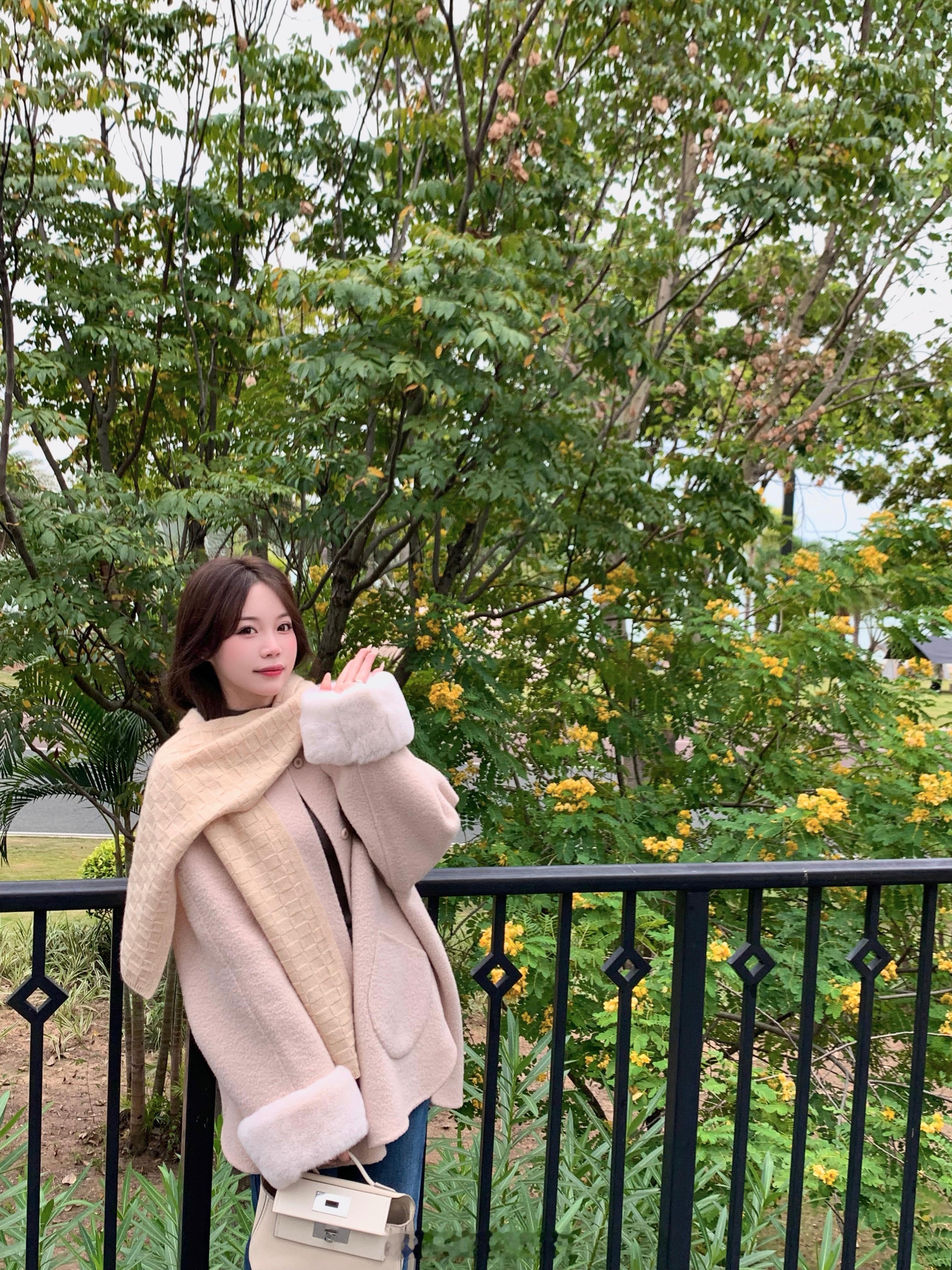 阴天时刻☁️每个搭配都喜欢无论怎样 都是piu靓的阿粉～（ps：光线不同会呈现不