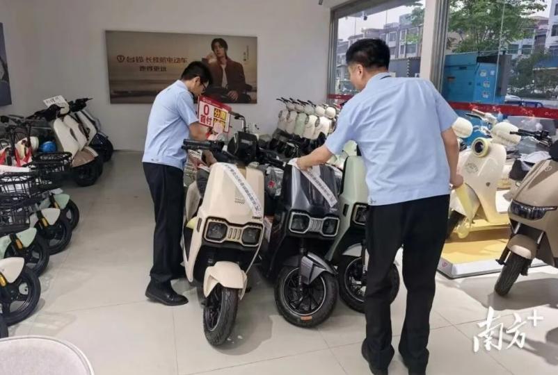 【南沙严打非法改装销售行为】为确保广大市民出行安全，连日来，广州市南沙区市场监管