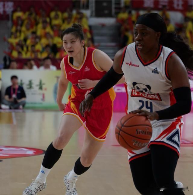 今年的wcba，山西和四川谁能夺冠？
常规赛排名山西第一。
前8名排名如下：
1