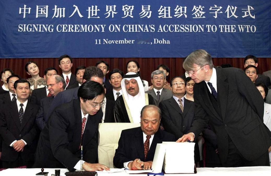 最近，美国财长、贸易代表又开始翻旧账，说当年支持中国加入WTO是“战略错误”。乍