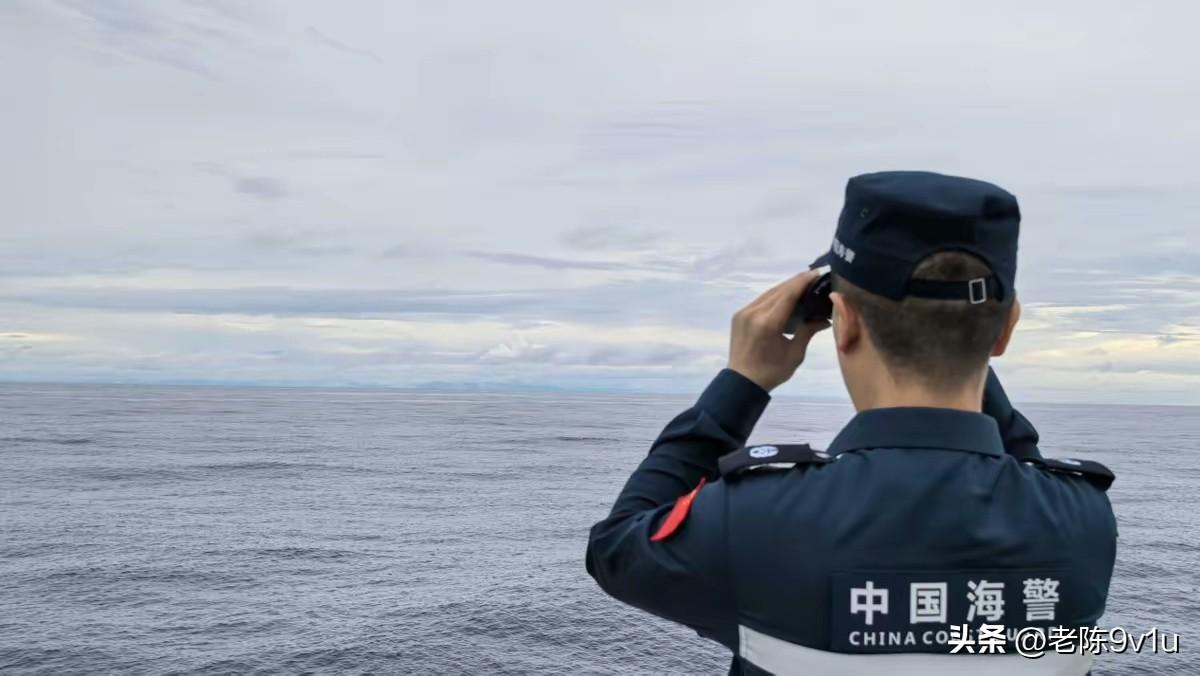 3．中方南海行动彰显维护主权决心◇中方在黄岩岛设保护区后，南海冲突爆发，菲律宾抗