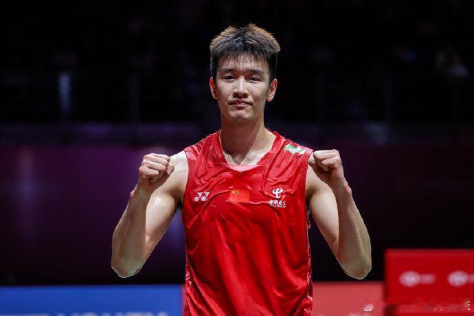 王正行再进一步，李诗沣轻松晋级
世界羽联超级1000赛事中国羽毛球公开赛今天进行