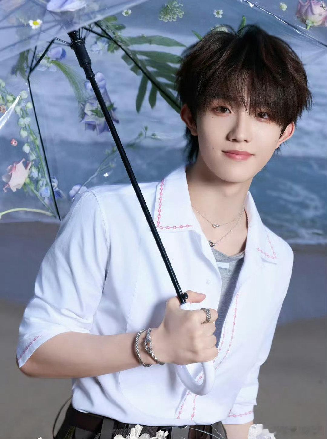 苏新皓分享了两条动态苏新皓帅帅分享了两条动态 苏新皓发博：你好，你穿越了！现在是