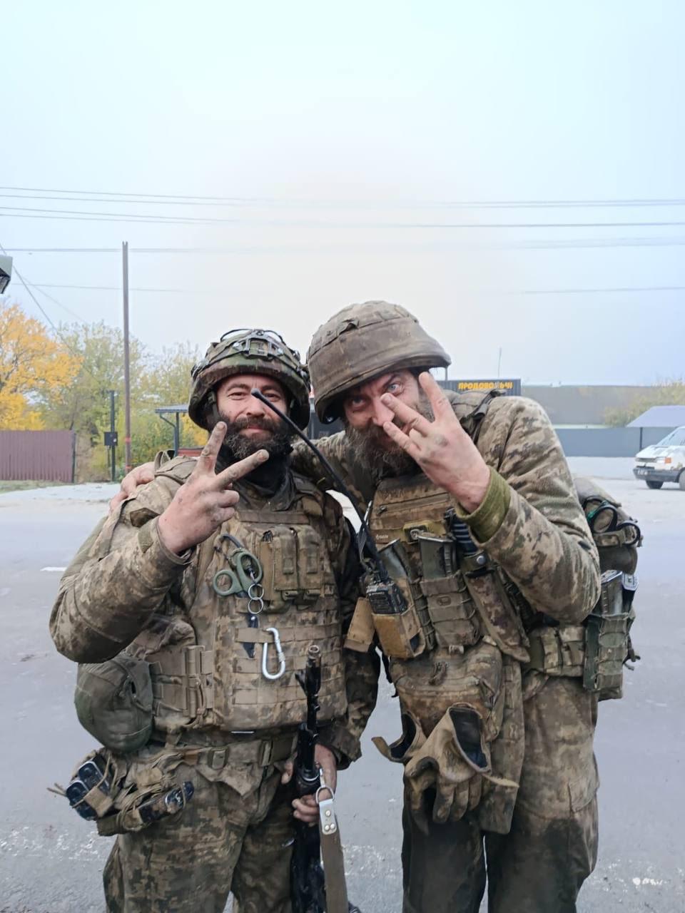 两名乌军士兵坚守俄乌接触线“零号阵地”165天，泽连斯基亲授勋章。

哈尔科夫方