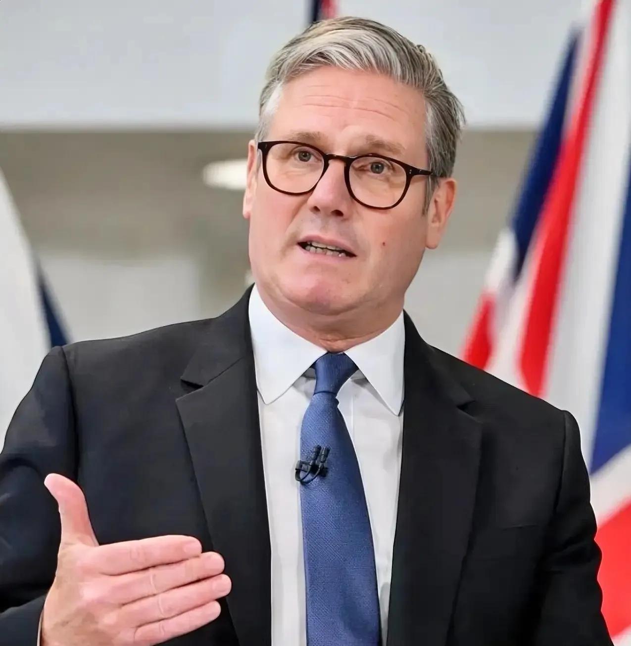 英国还是低调务实的，至少不会像法国那样，没事喜欢瞎得瑟。
据彭博报道，英国首相斯